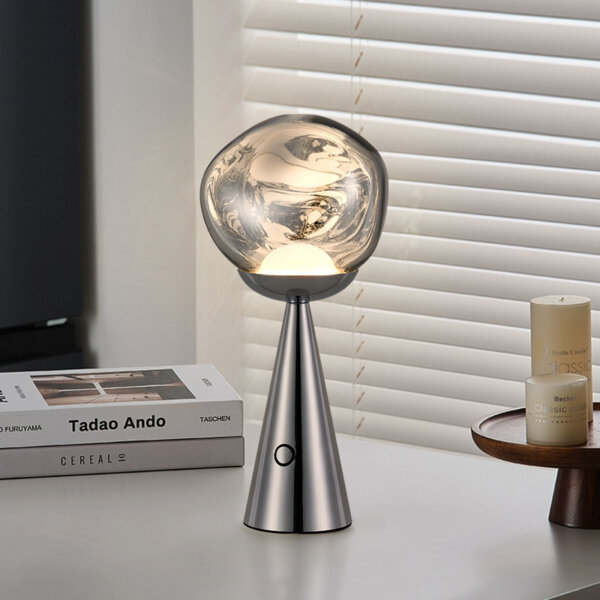 8W Iron Acrylic Lava Table Lamp - 图片 2
