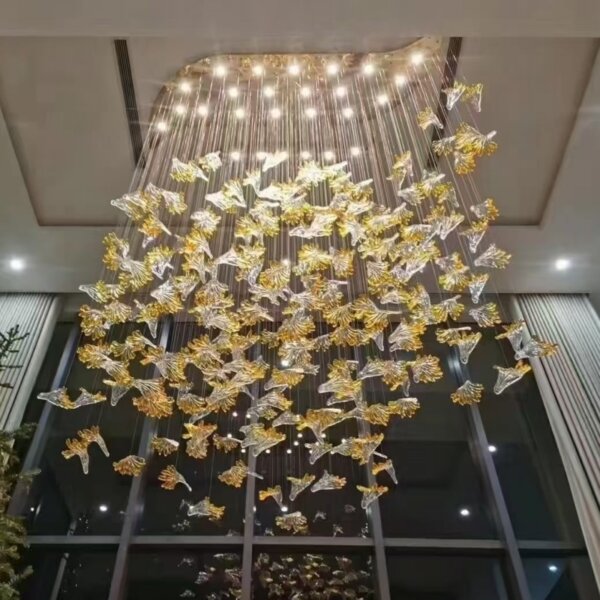 Maple Leaf Flying Bird Custom Glass Chandelier - 图片 4