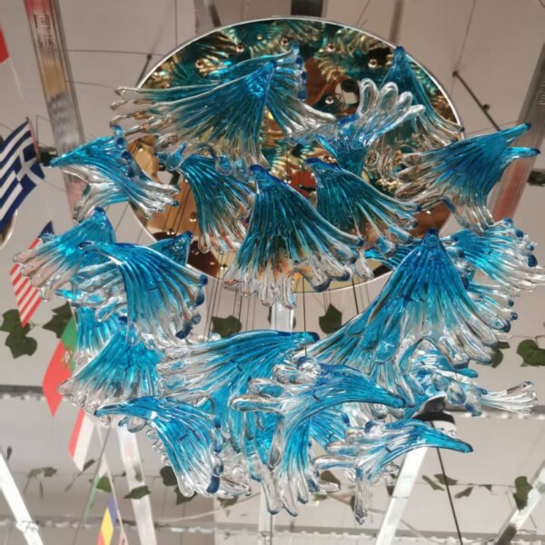 Maple Leaf Flying Bird Custom Glass Chandelier - 图片 5